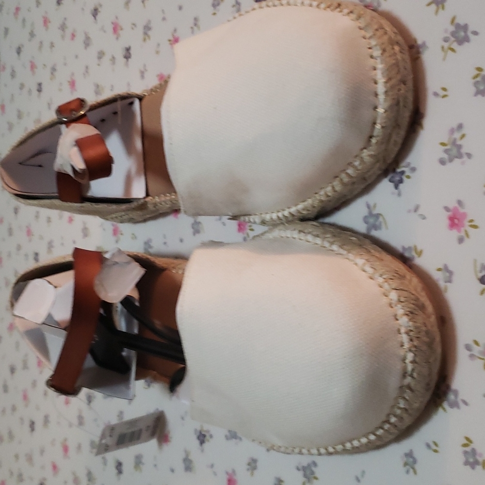 Brand new Torrid flats